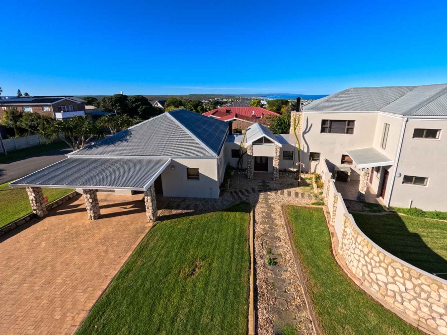4 Bedroom Property for Sale in Stilbaai Wes Western Cape